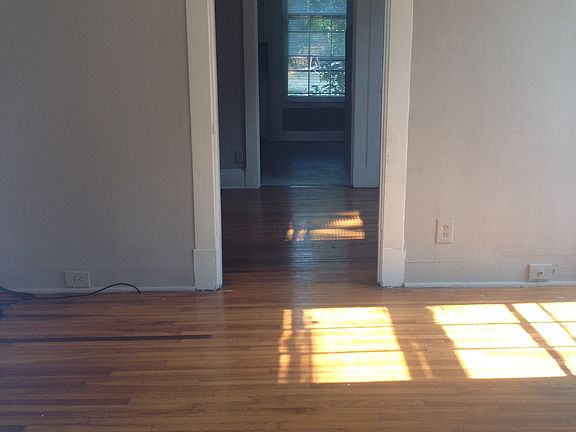 2nd image of 3644 Laclede Ave APT 2