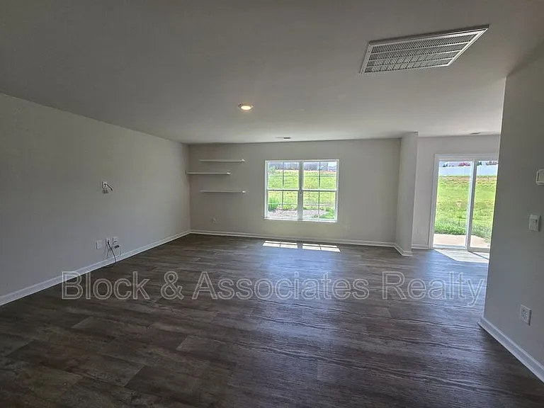 310 Beresford Way — Photo 13
