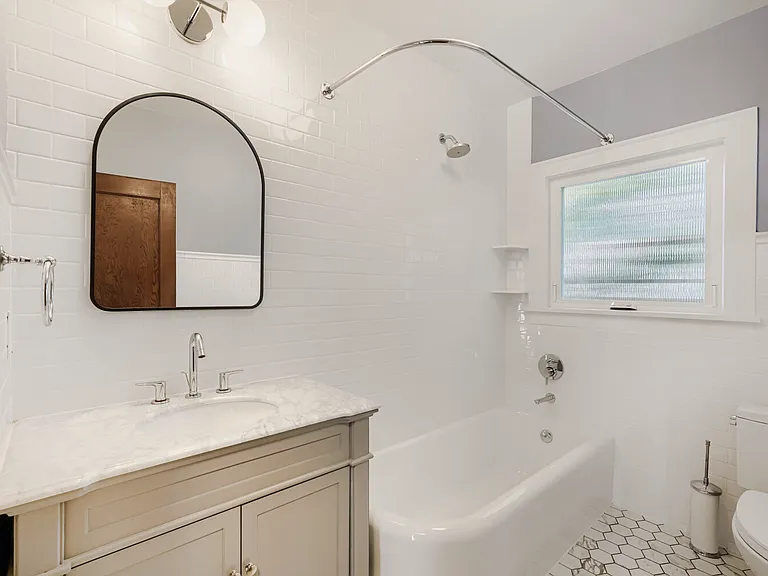 2724 W Blaine St — Photo 23