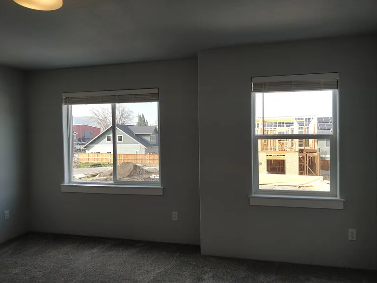 Everett Way — Photo 10