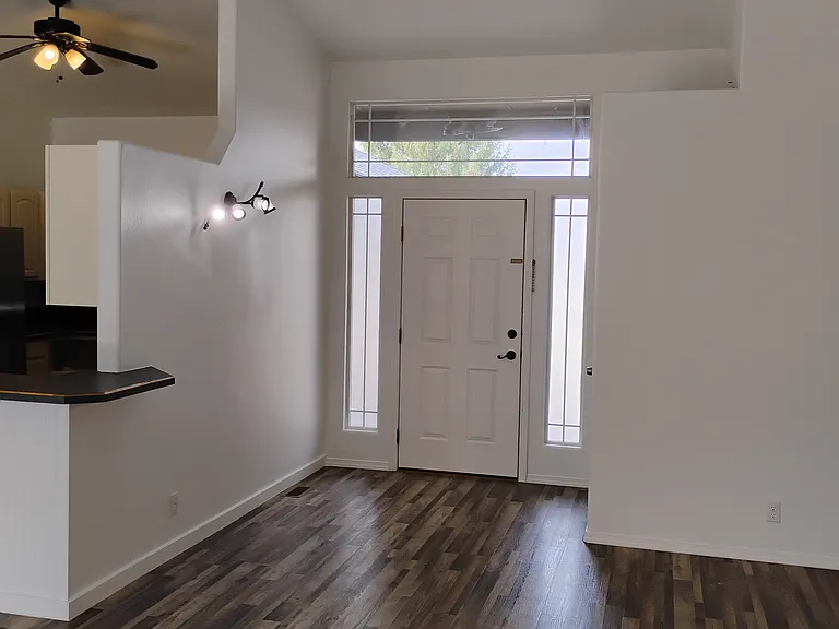 802 N Echohawk Way — Photo 2