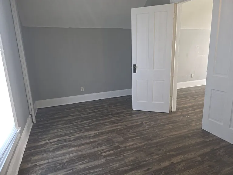 1221 Ford St — Photo 12