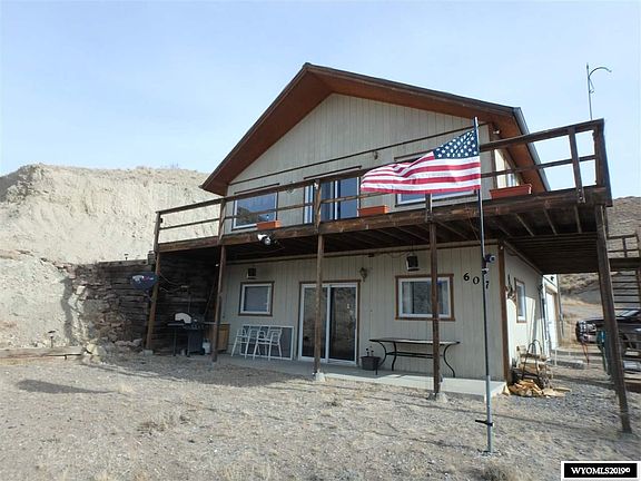 4th image of 607 Cliff Dr