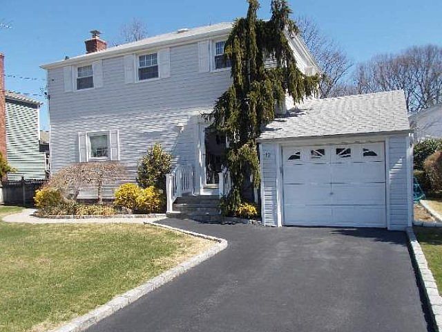1st image of 12 Roydon Dr W