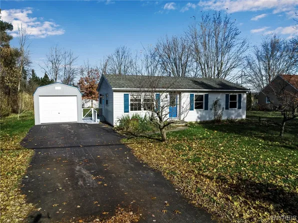 10720 Clarence Center Rd, Clarence, NY 14031