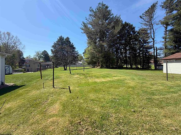 3rd image of 228 Meadowlane Ave