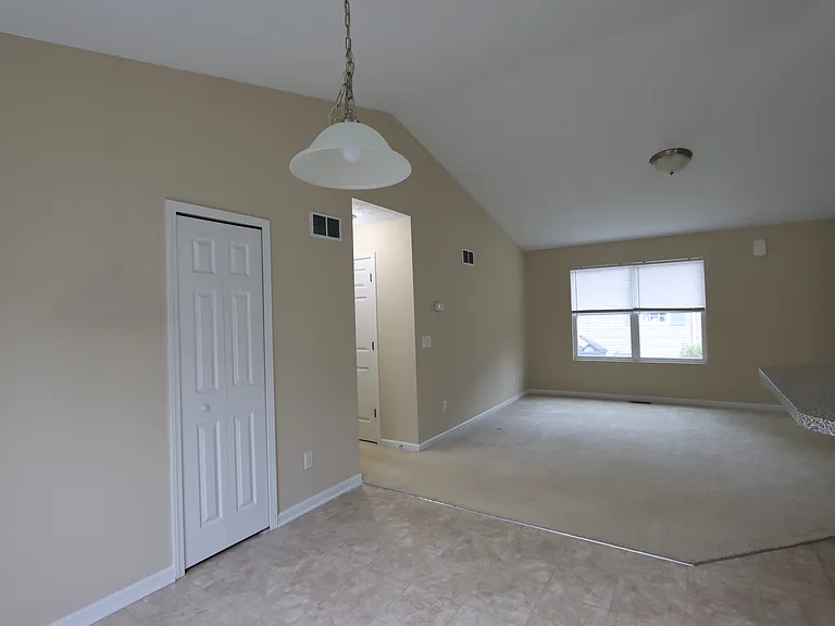 218 Sunset Rd — Photo 6