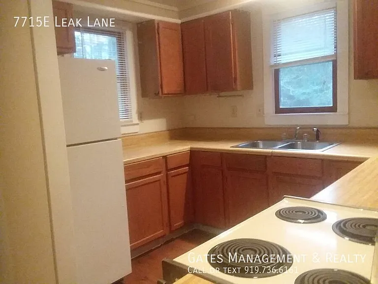 7715 Leak Ln E — Photo 8