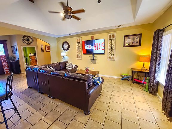 4th image of 1236 Pecan Dr