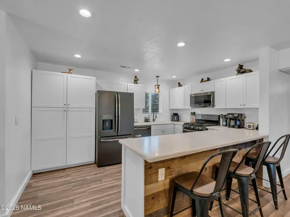 7776 Moonbeam Dr, Flagstaff, AZ 86004