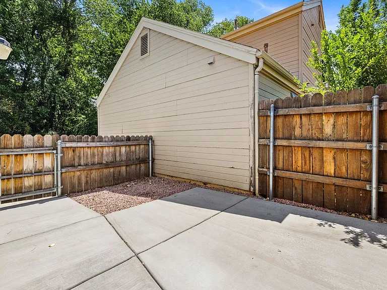 741 Gail Gardner Way #L — Photo 29