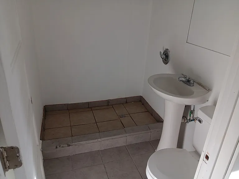 803 Bowden St — Photo 5
