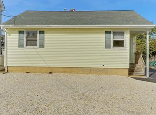 31 Sand Bar Dr, Bayville, NJ 08721