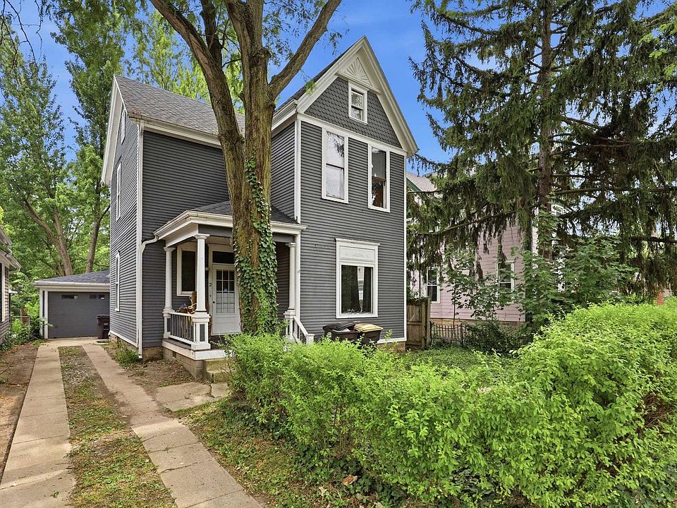 1st image of 223 W Woodland Ave