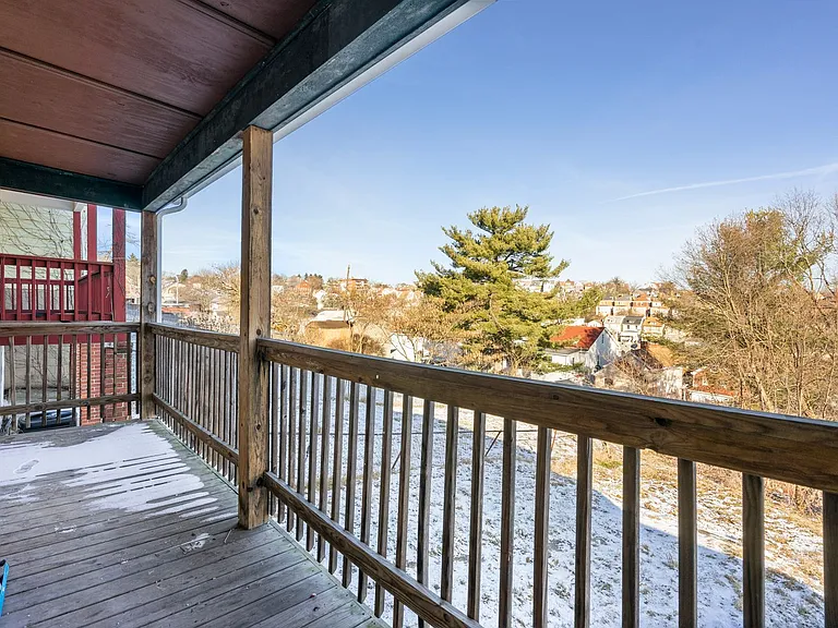 329 Quincy Ave — Photo 13