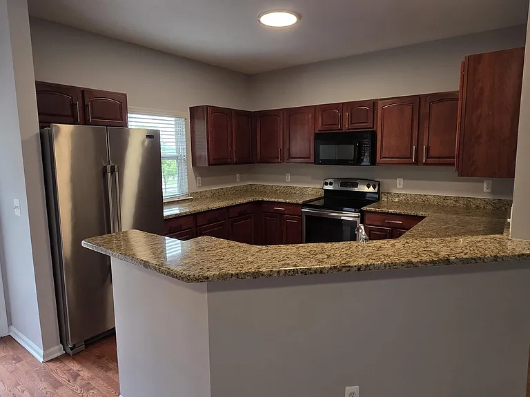 1578 Kessler Ave — Photo 5
