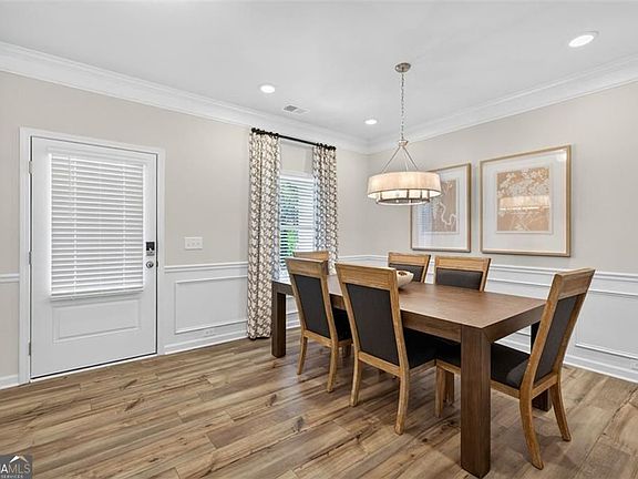 4th image of 102 Roy Dr