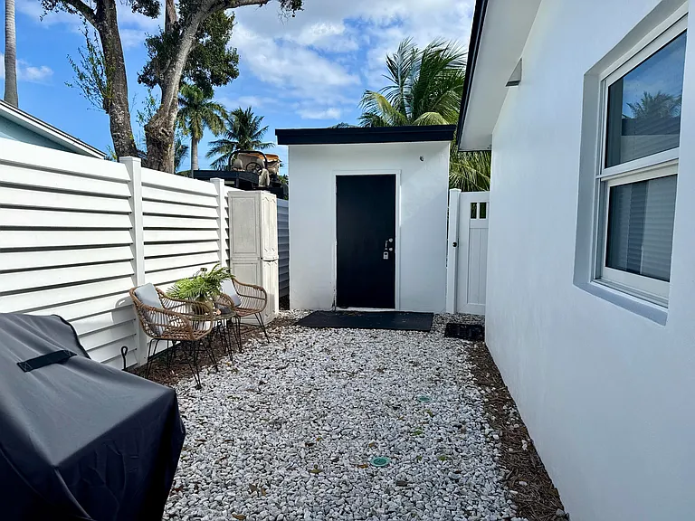 4540 SW 28th Ter — Photo 40
