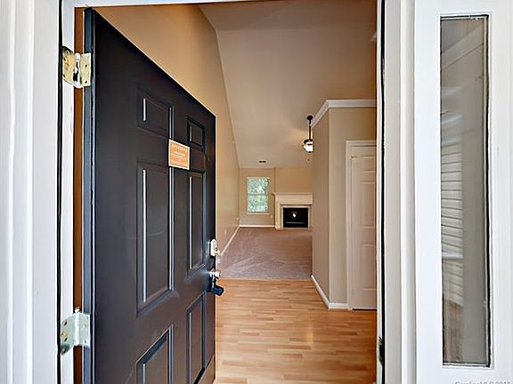 4th image of 4122 Highcroft Ln