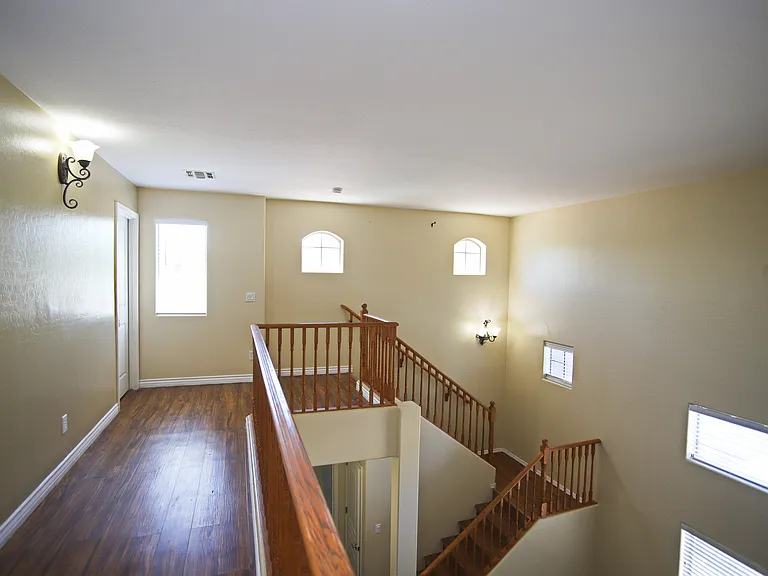 512 E Rainbow Dr — Photo 17