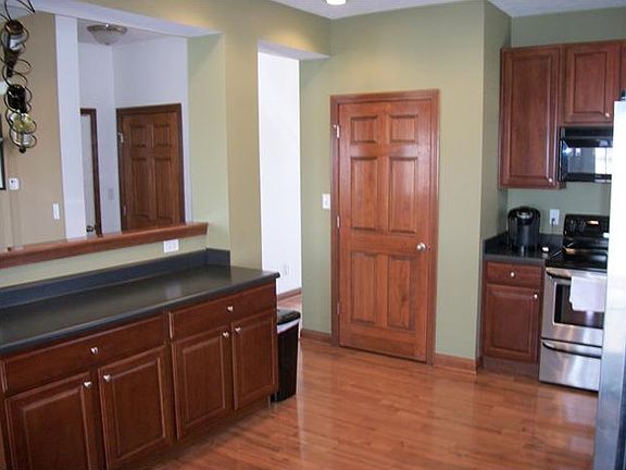 4th image of 195 Warrington Ct