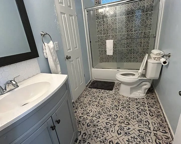 219 Jones St — Photo 16