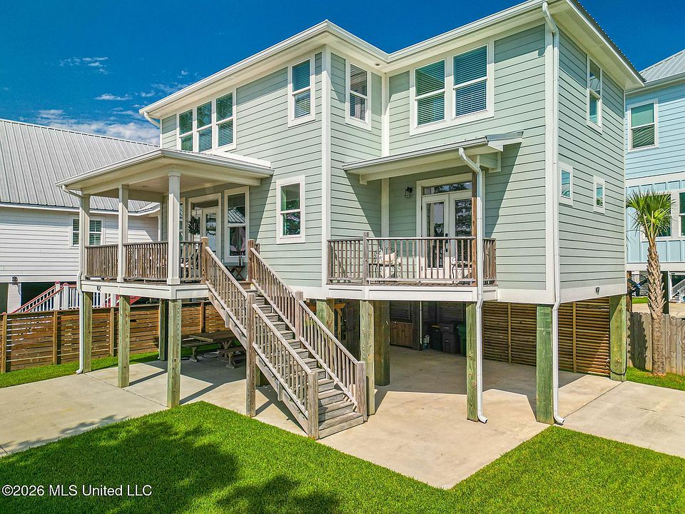 1st image of 102 Winters Ln