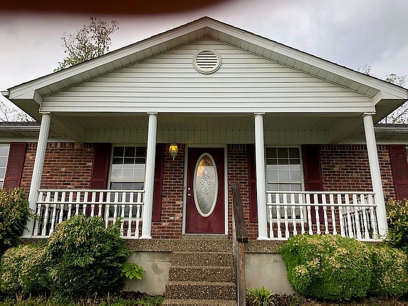 1st image of 549 River Oaks Dr