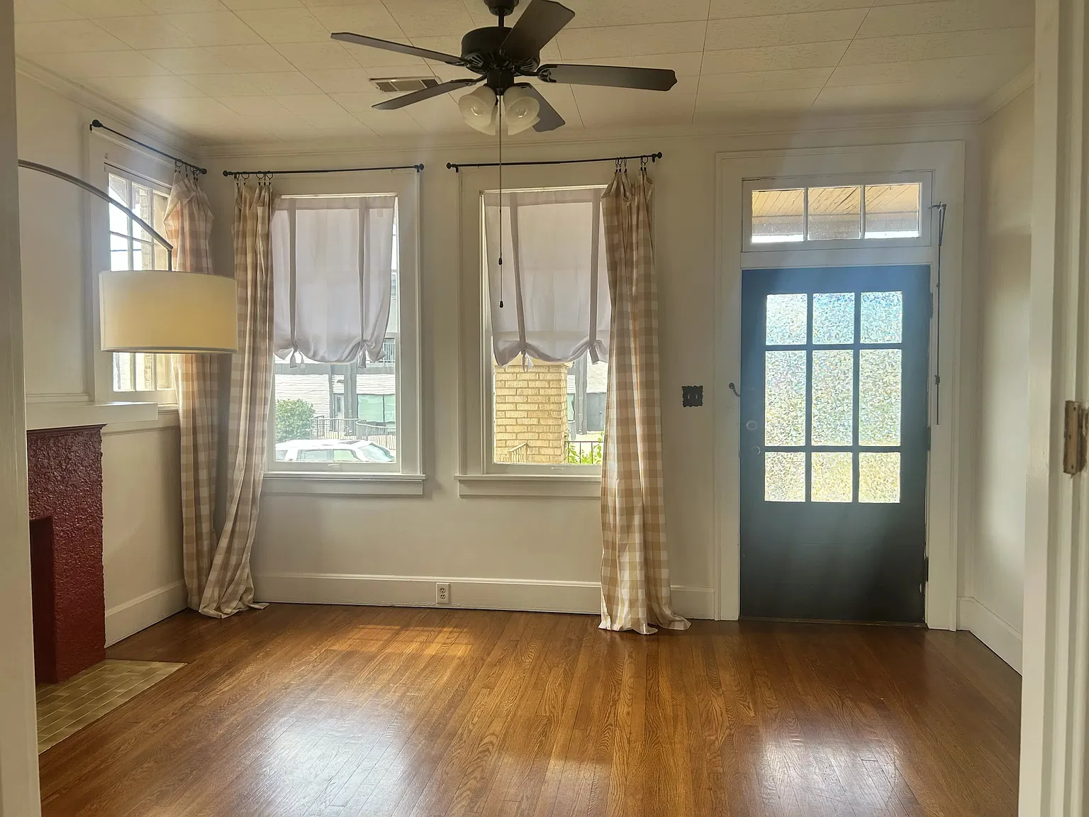 3 bed, 1364 sqft, $1,300 — Photo 2