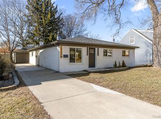 14370 Pearl St, Southgate, MI 48195