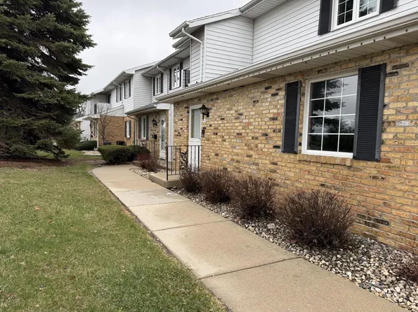 8630 30th AVENUE #101, Kenosha, WI 53142
