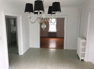 39 Edgewood Ave, Greenwich, CT 06830