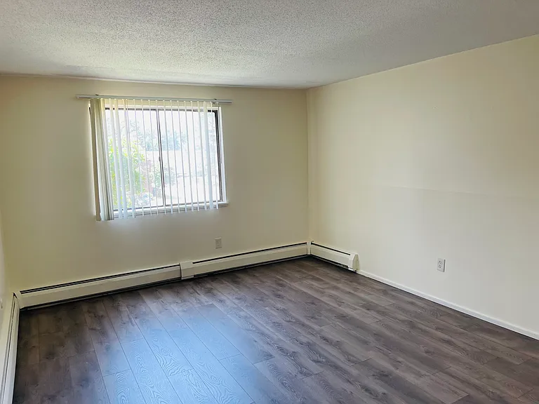 127 English Village Rd — Photo 14