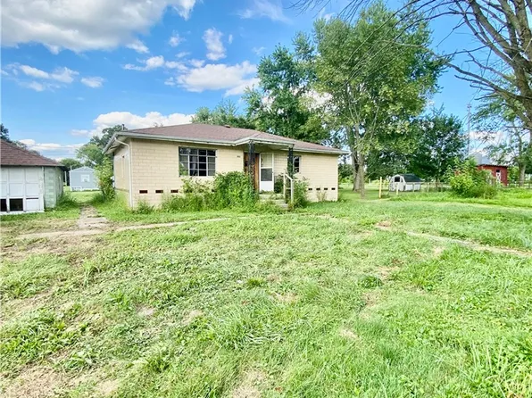 303 7th St, Jewett, IL 62436