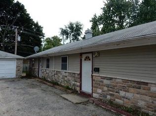 7 Fir St, Carpentersville, IL 60110