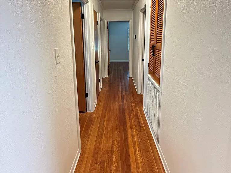 922 Hector Ave — Photo 16