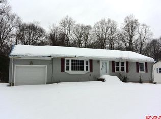 73 Corey Ln, Niantic, CT 06357