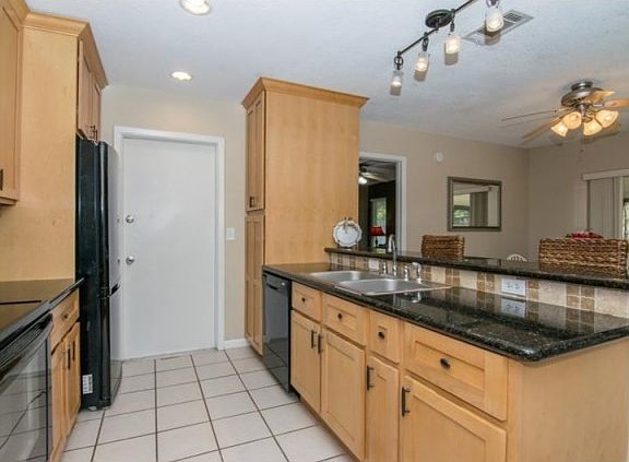 3rd image of 14925 Glasgow Ct