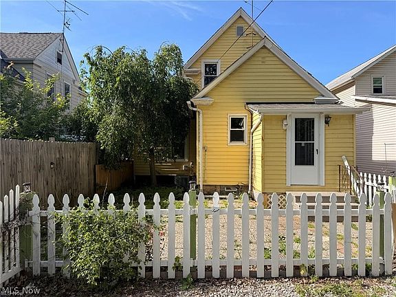 4th image of 339 Columbus St