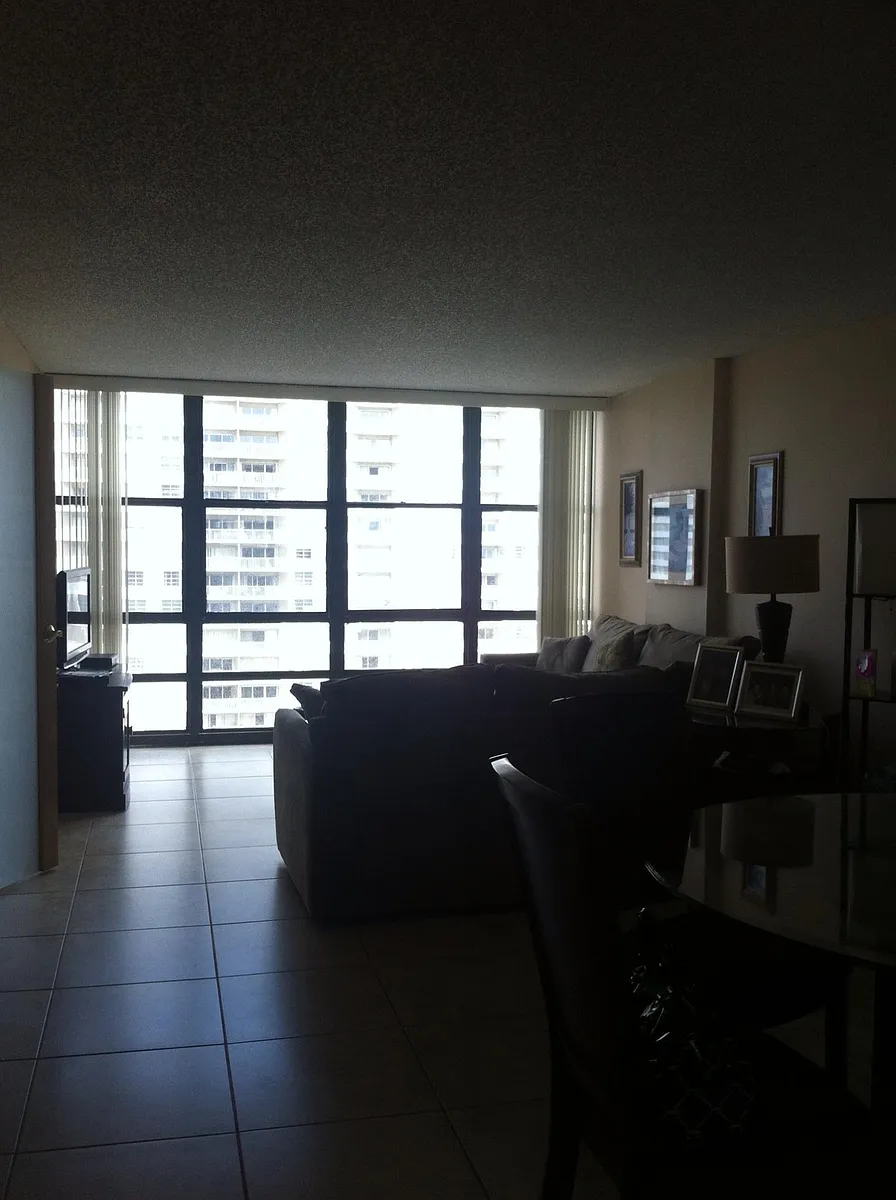 Building Photo - 2049 S Ocean Dr #1004