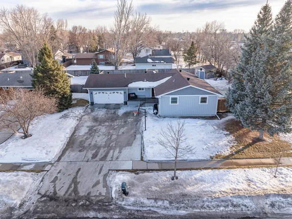 2408 16th Ave S, Fargo, ND 58103