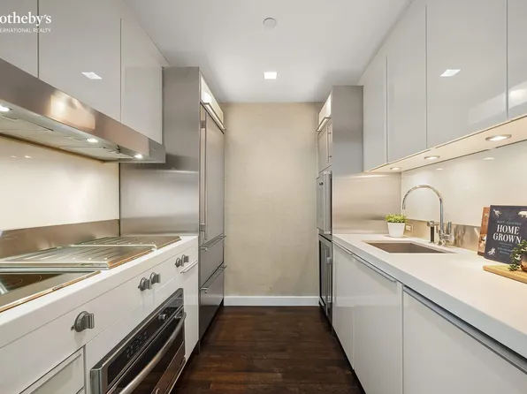 400 East 67th Street 10D image 2 of 16