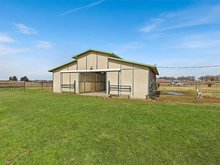 9213 Wilson Rd — Photo 32