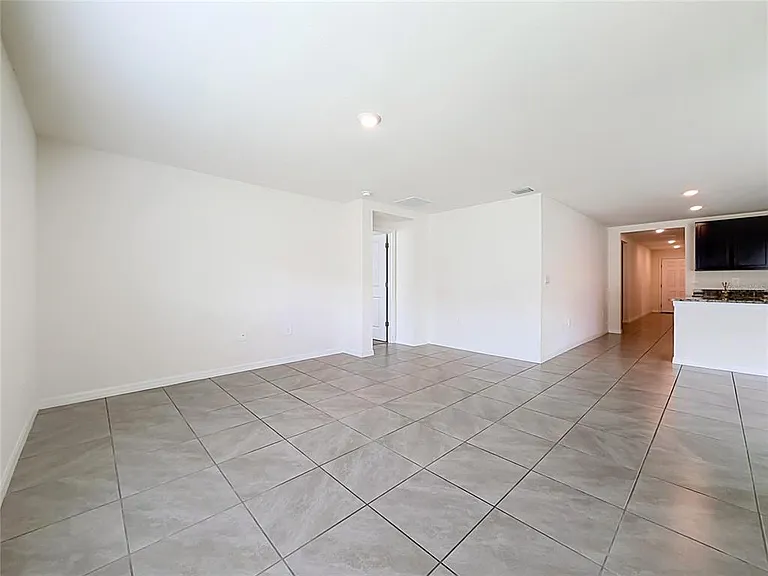 6698 SE 3rd Loop — Photo 10