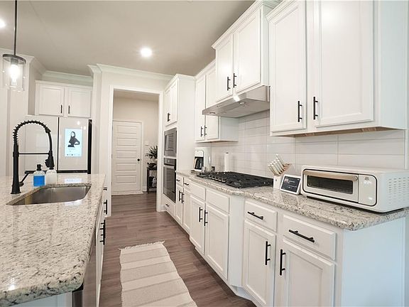 5th image of 18 Ryston Way