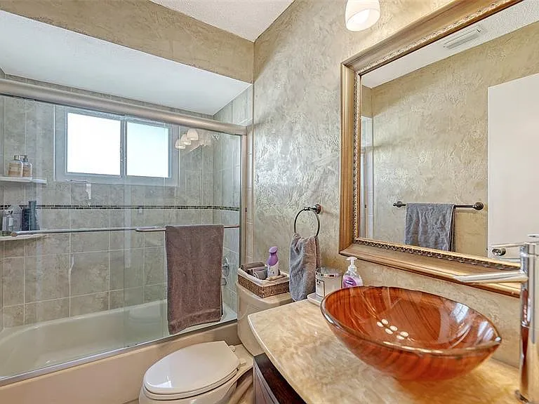 2246 Cork Oak St W — Photo 35