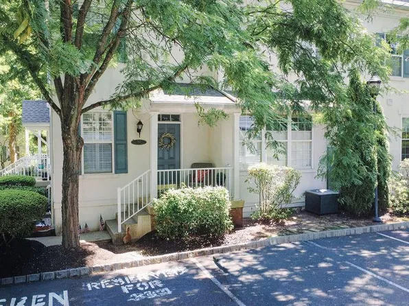 312 Lantern Dr #111, Doylestown, PA 18901