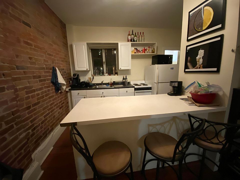 2nd image of 212 Hemenway St #A3