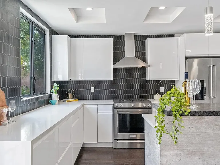 13940 Bermax Ave — Photo 14