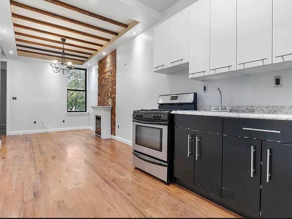 1st image of 913 Saint Johns Pl #4F